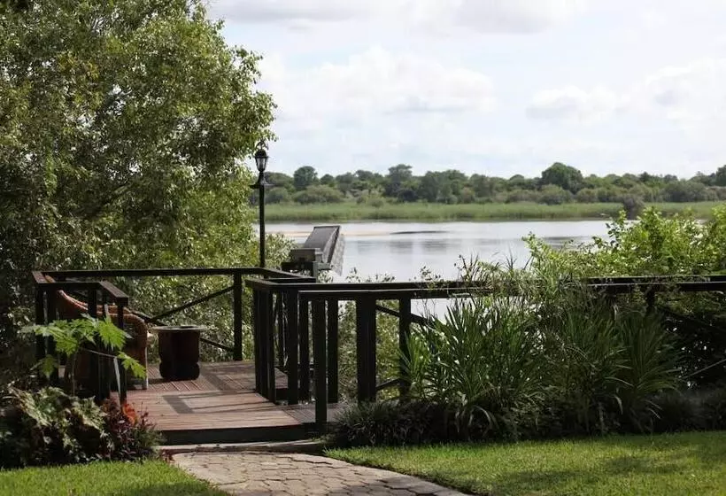 هتل Caprivi River Lodge