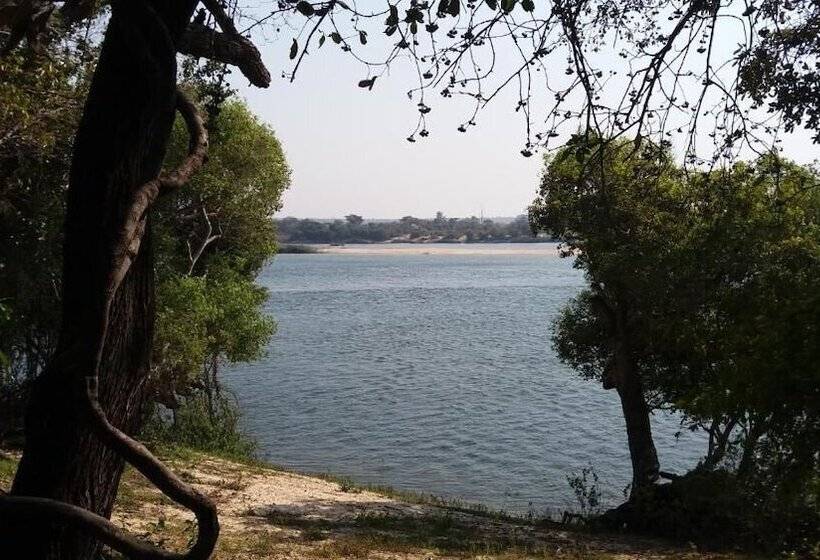 هتل Caprivi River Lodge
