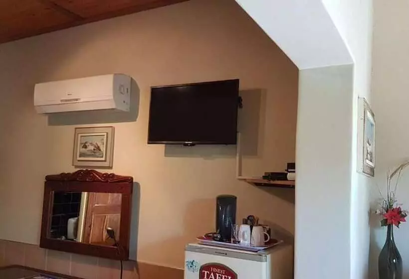 هتل Caprivi River Lodge