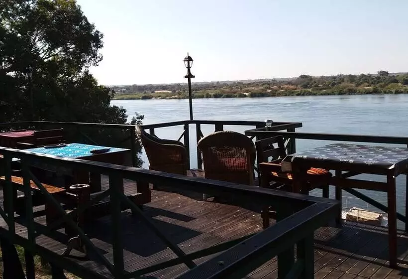 هتل Caprivi River Lodge