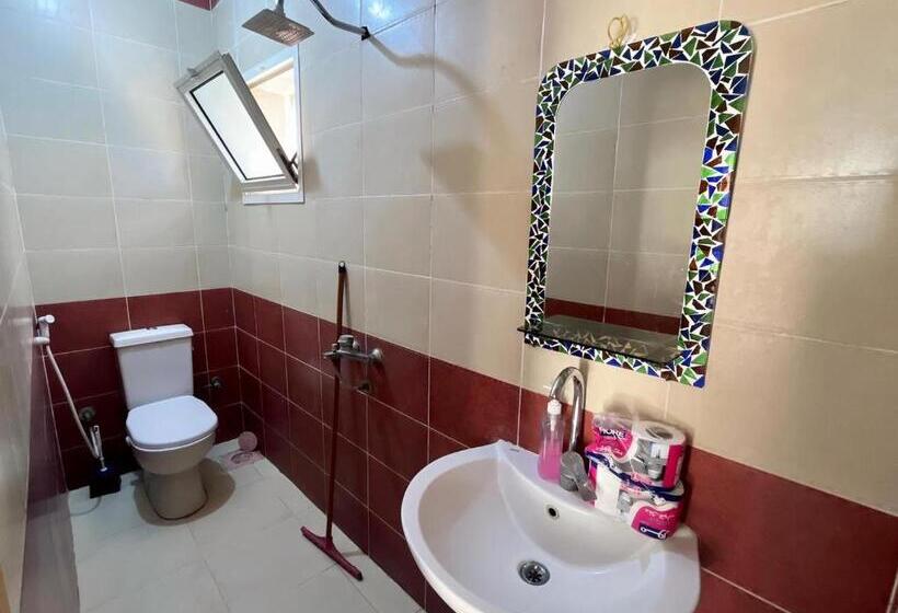 هتل Oasis Fighting Kangaroo