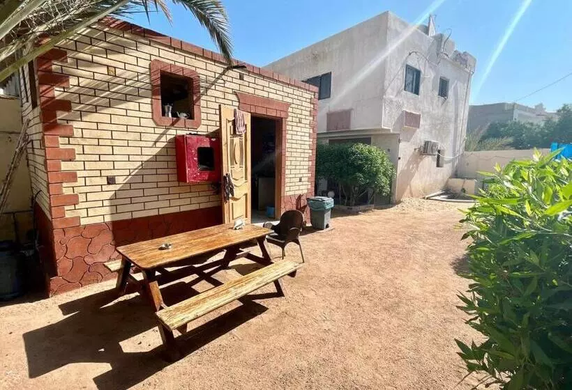 Hotelli Oasis Fighting Kangaroo