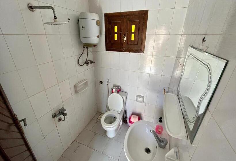 هتل Oasis Fighting Kangaroo