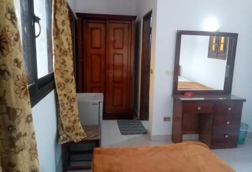 Hotelli Oasis Fighting Kangaroo