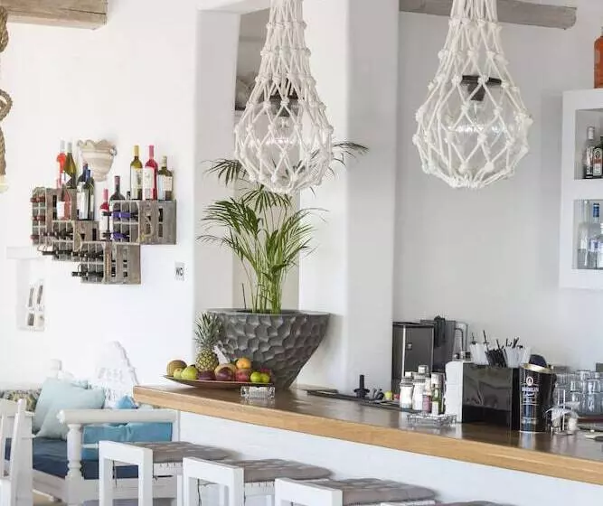 Kostantis Summer Villas And Suites