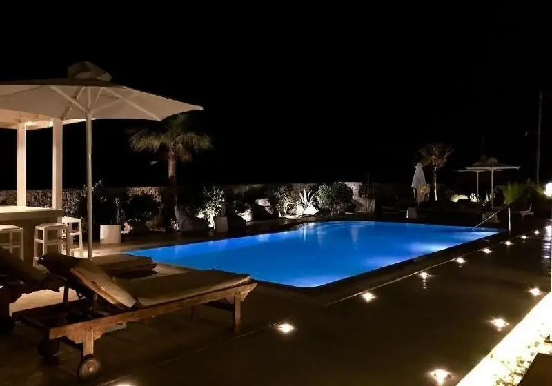 ペンション Queen Boutique Suites