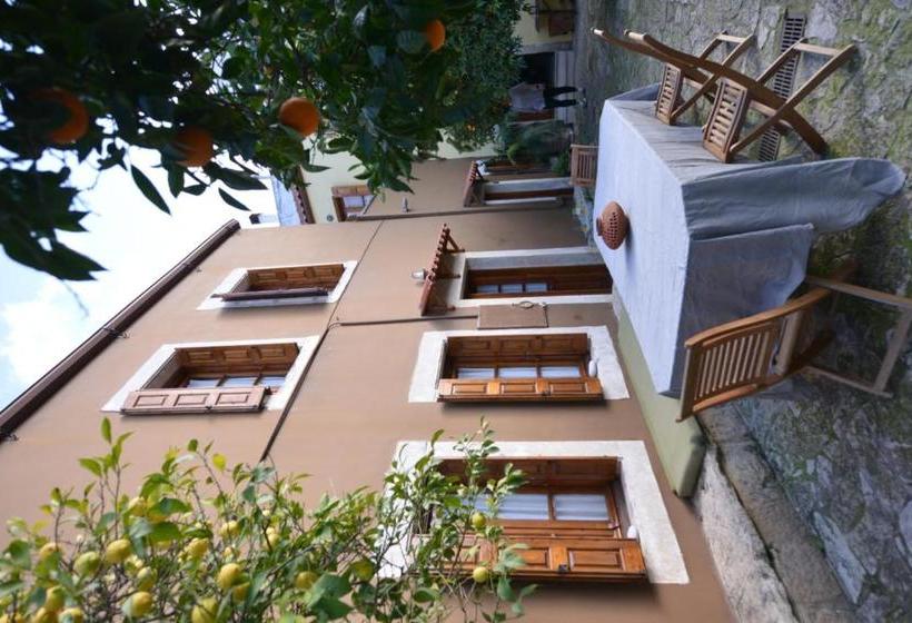 Troullos Traditional Homes