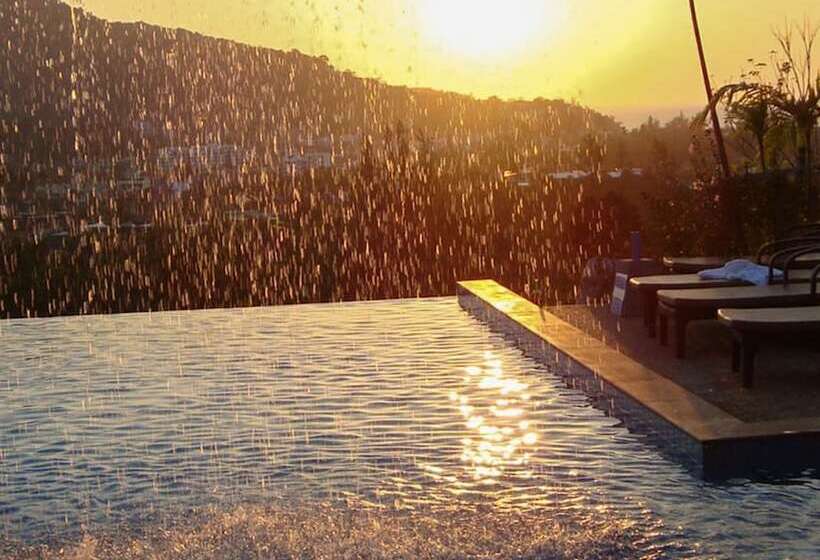 Baan Chom View Kamala