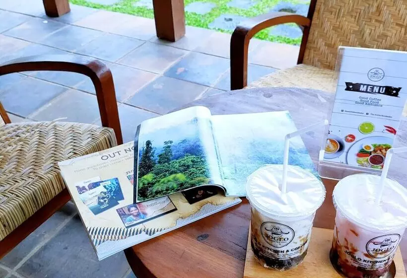 تختخواب و صبحانه The Amrta Borobudur