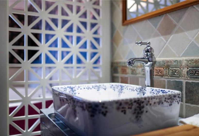 مسافرخانه Floral · Mela Chongqing