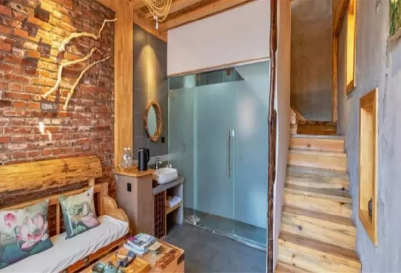 簡易ホテル Floral  Huize Ad 1727