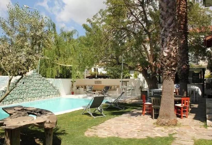 Hotelli B House
