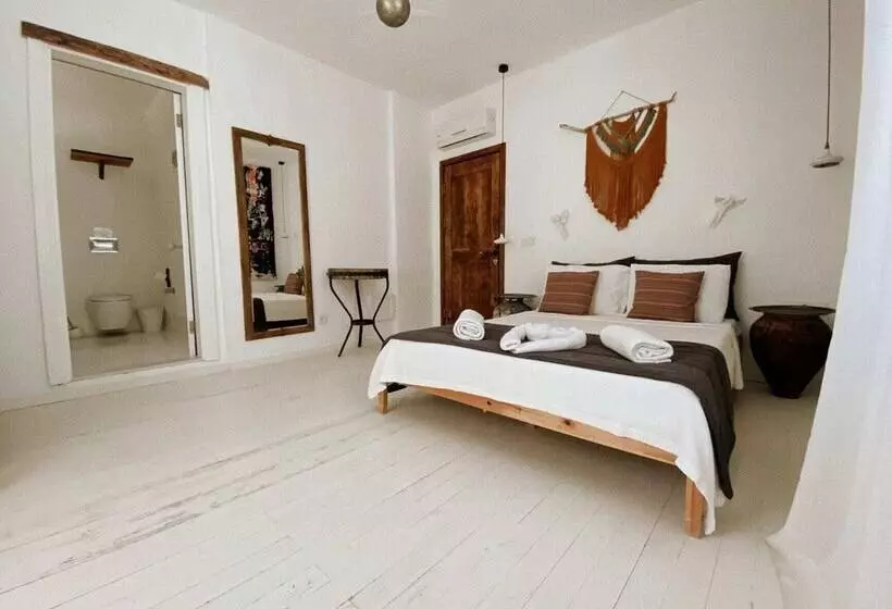 Hotelli B House