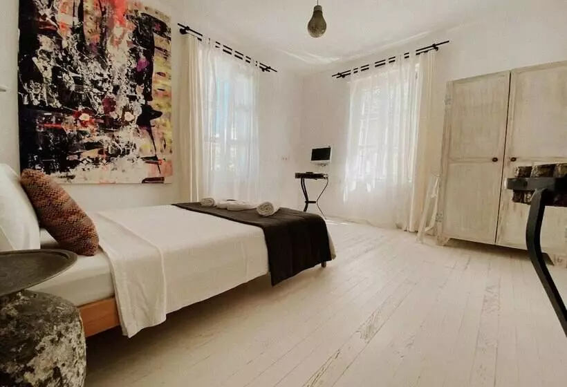 Hotelli B House