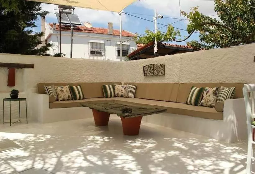 Hotelli B House