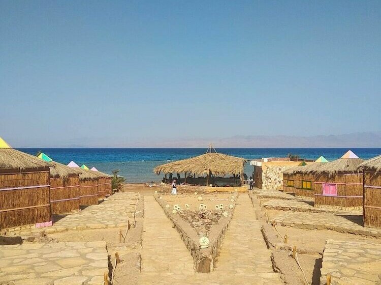 هتل Banana Beach Camp