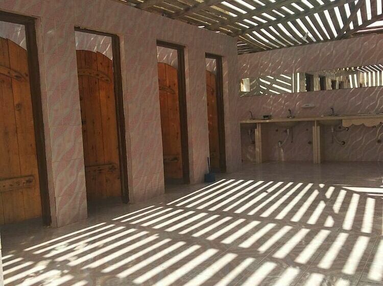 هتل Banana Beach Camp