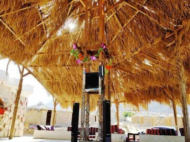 هتل Banana Beach Camp