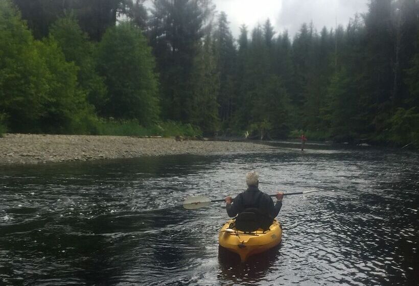 هتل Eagles Wings Wilderness Lodge