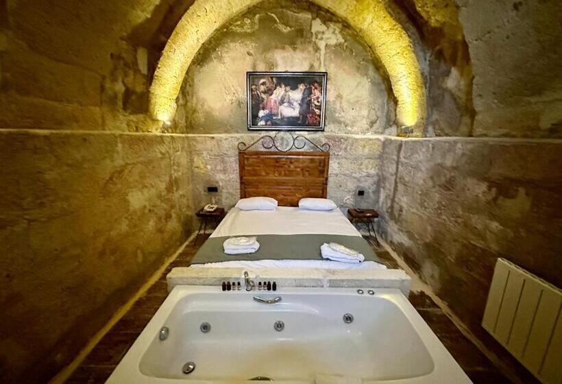 هتل Harkasos Cave