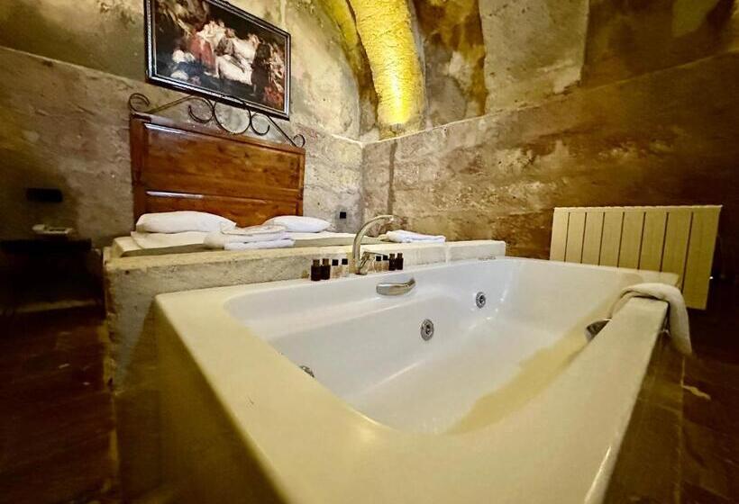 هتل Harkasos Cave