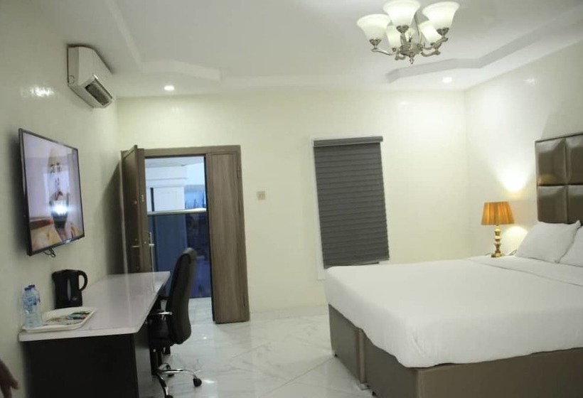 هتل Poshlux Executive