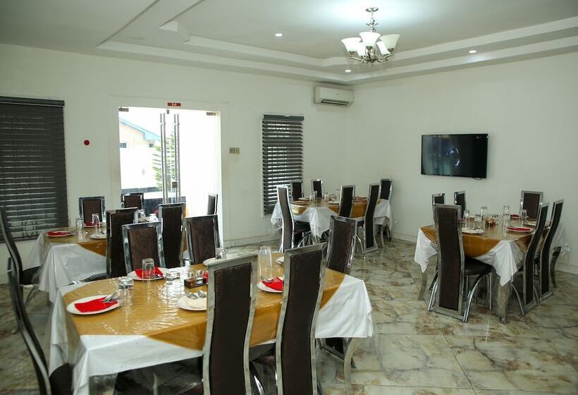 هتل Poshlux Executive