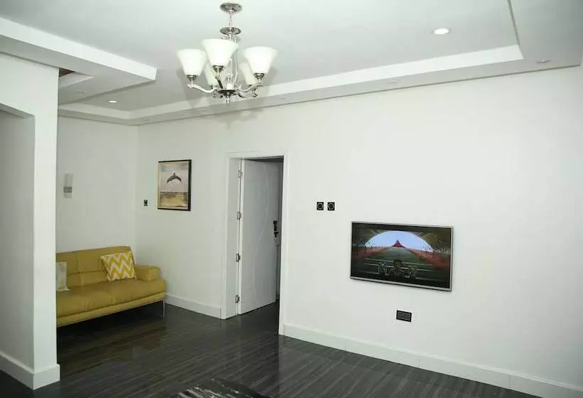 هتل Poshlux Executive