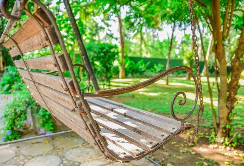 בית מלון כפרי Thissa Inn