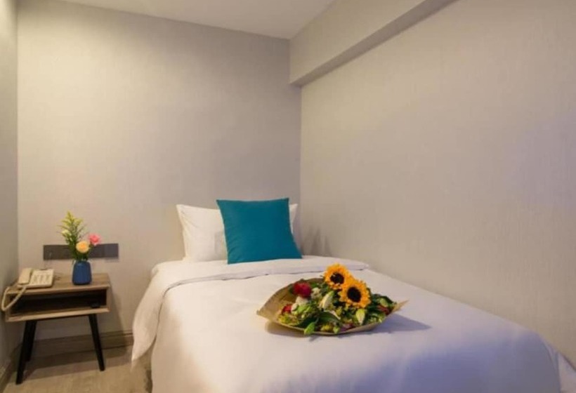 هتل Vyluk  Chongqing Airport