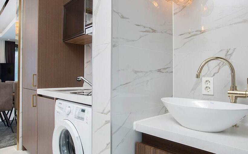 Utop Marina Hotel & Resort