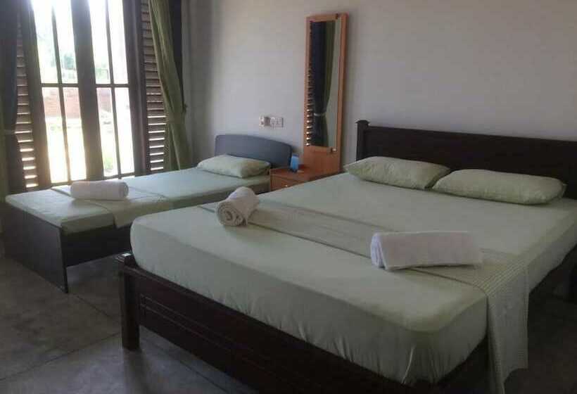 פנסיון Summer Cottage