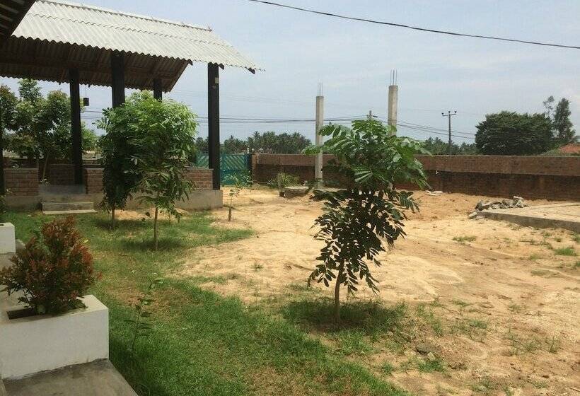 פנסיון Summer Cottage