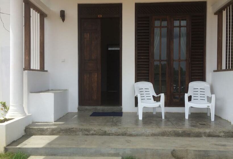 פנסיון Summer Cottage