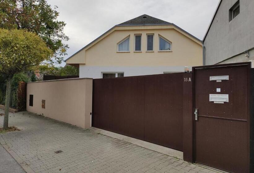 Xlsuite Apartment Deluxe