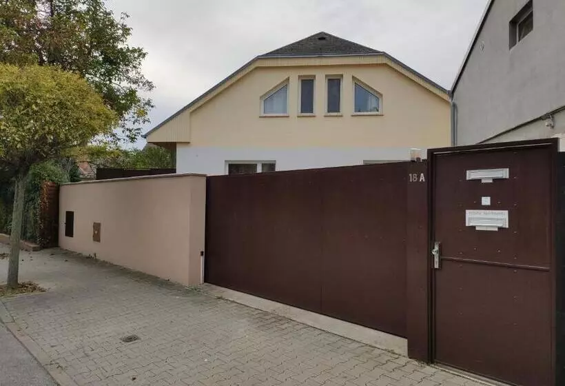 Xlsuite Apartment Deluxe