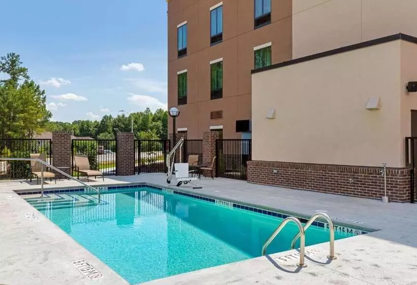 ホテル Comfort Inn & Suites