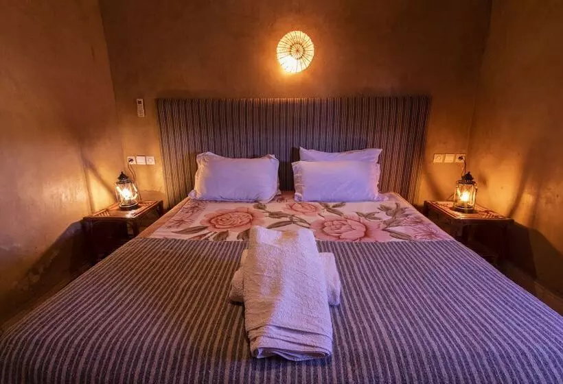 هتل Kasbah Sahara Services