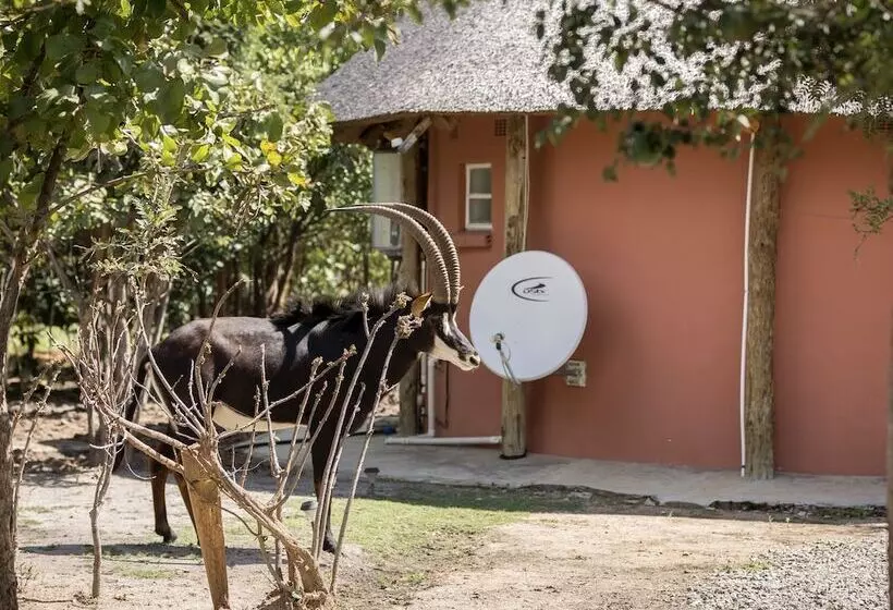 هتل Mokorro Game Ranch And Lodge