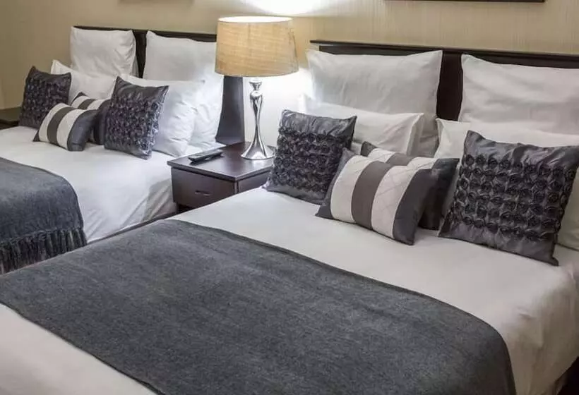 هتل Mokorro Game Ranch And Lodge