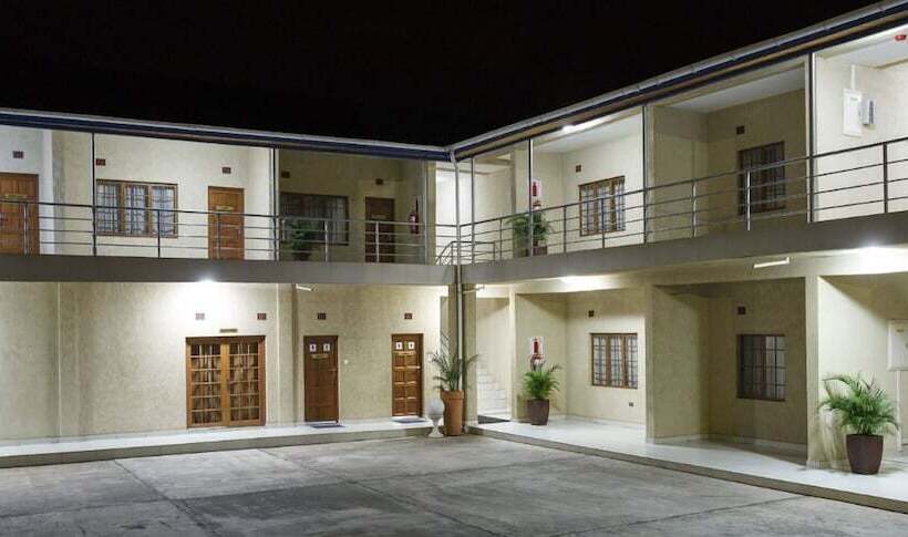 هتل Mokorro Game Ranch And Lodge