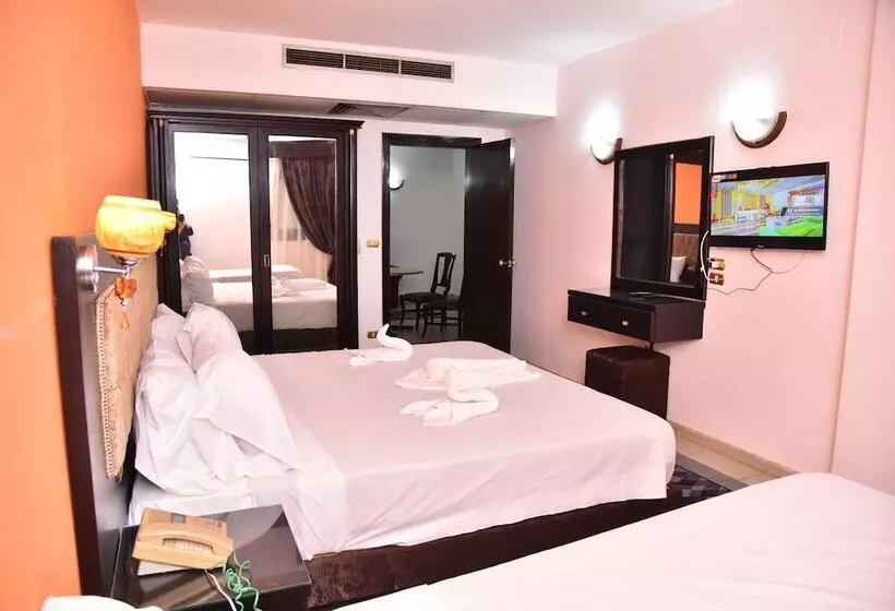 هتل Royal Pyramids