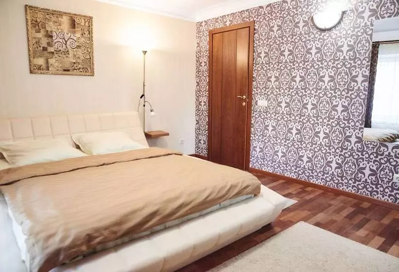 Hothos Hostel