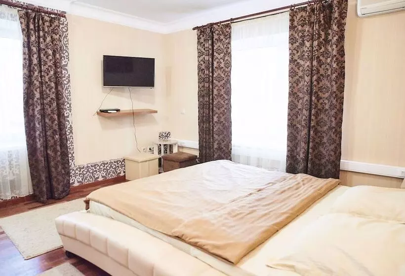 Hothos Hostel