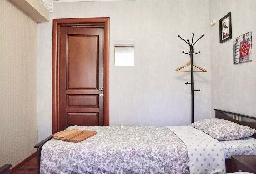 Hothos Hostel