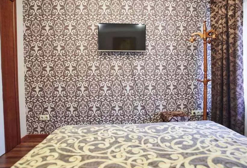 Hothos Hostel