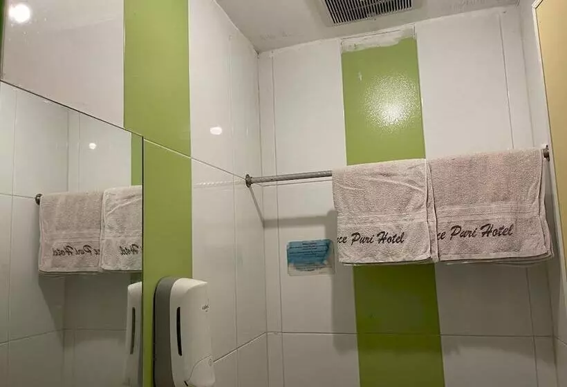 Capital O 93285 Residence Hotel Syariah