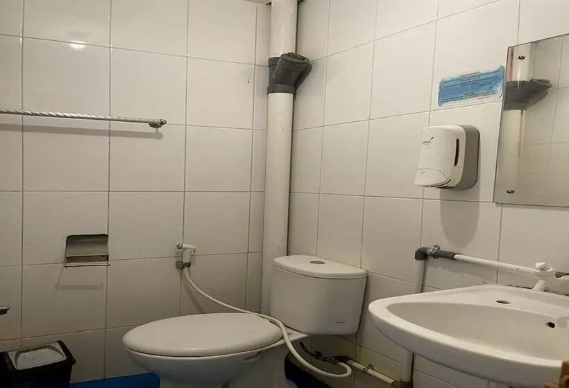 Capital O 93285 Residence Hotel Syariah