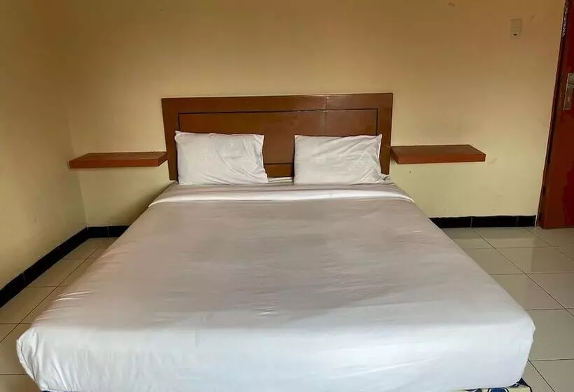 Capital O 93285 Residence Hotel Syariah