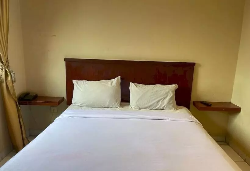 Capital O 93285 Residence Hotel Syariah